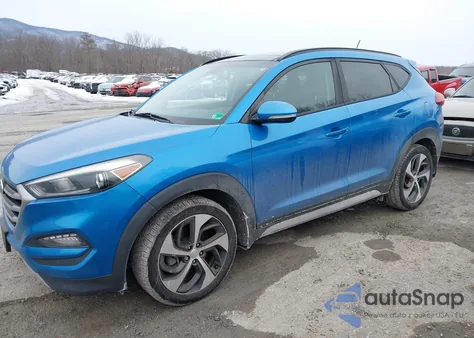 2017 Hyundai Tucson Value z USA, uszkodzony, nr VIN KM8J3CA22HU554539
